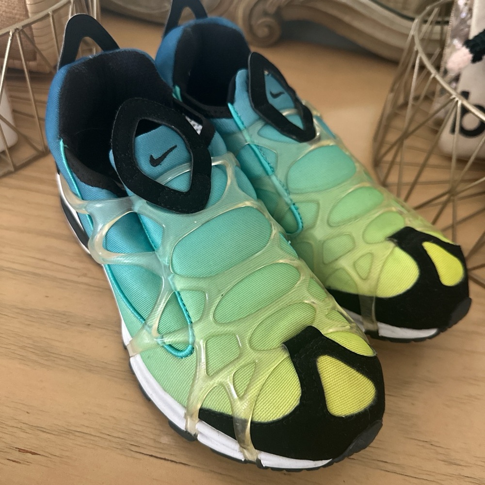 Nike Kids Vibrant Green and Black Sneakers